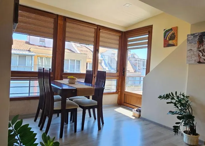 уютно студио до центъра на Apartament *